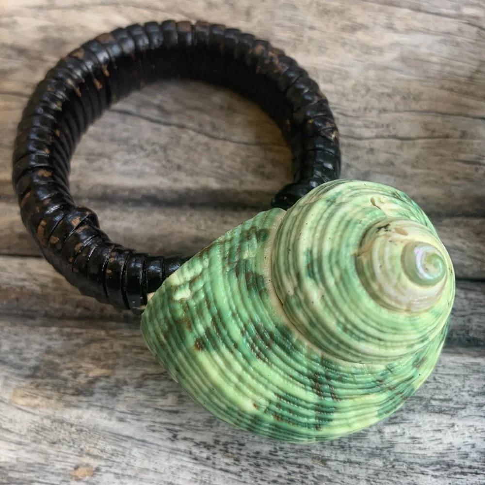 Vintage Seashell Napkin Rings - Picture 5 of 13